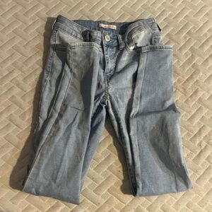 So Brand Skinny Ripped Ankle Ultimate Jegging Size 7/28W